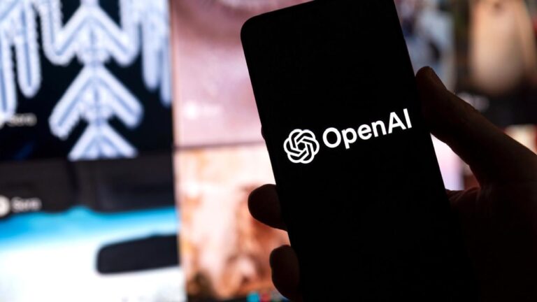 Metal bir yumurta ve iki küçük kapsül: OpenAI’ın ilk donanım ürünü sızdı