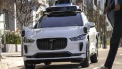 Sürücüsüz Taksiden Cinayete Teşebbüs!