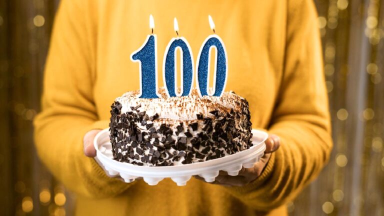 Vejetaryenlere kötü haber: Yüz yaşına ulaşmanın sırrı et tüketiminde mi gizli?