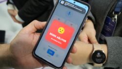 Bebeğin ağlamasını titreşime dönüştüren uygulama