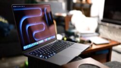 Efsane Geri Dönüyor: Renkli ve Ucuz MacBook Sürprizi