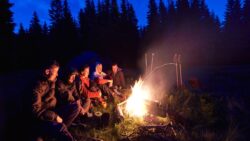 Kamp ateşinin yaydığı huzurun arkasında binlerce yıllık bir sır yatıyor