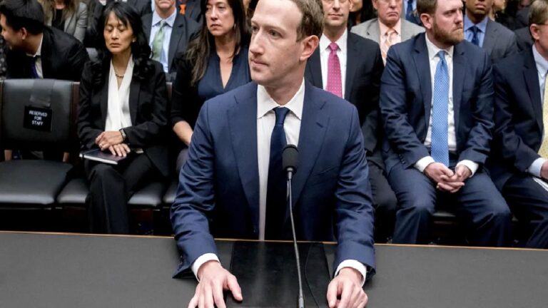 Mark Zuckerberg Mahkemeye Çıktı: Gözlükleri Olay Oldu!