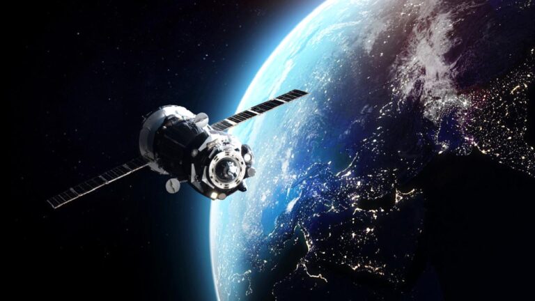 Musk’ın yapay zeka için yeni planı: Bir milyon uyduyla gökyüzünde dev veri ağı