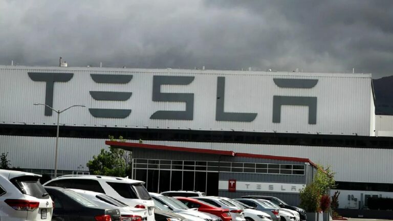 Tesla Devlete Dava Açtı!
