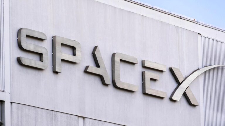 Uzay yarışı havada kaosa yol açtı: Starship patlamaları, ticari uçakları tehdit ediyor