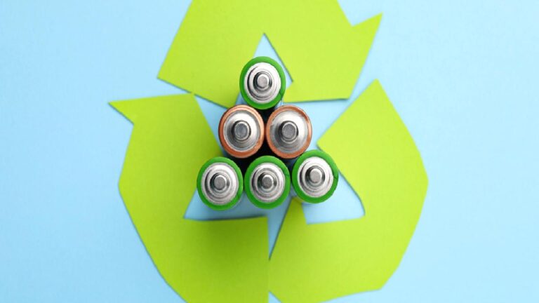 Bitmiş pillerin inanılmaz yolculuğu: Geri dönüşüm nasıl işliyor?