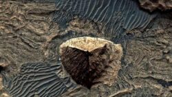 Mars’ta piramit mi bulundu? NASA görüntülerindeki devasa yapının sırrı ne?