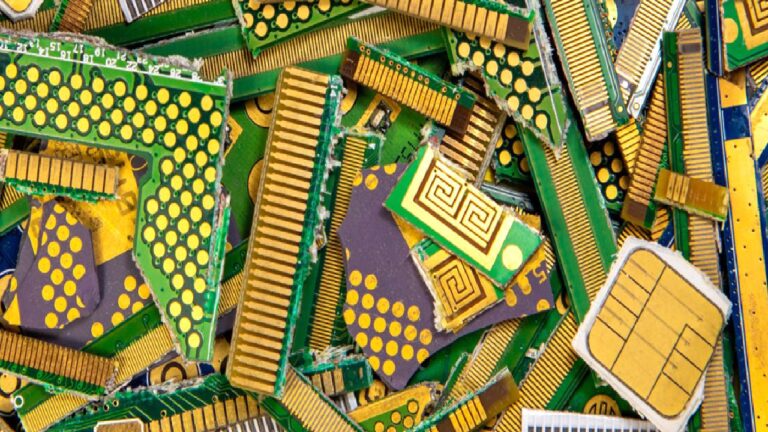 Zengin olmayı beklemeyin: Eski telefonunuzda ne kadar altın var?