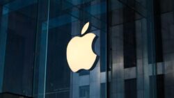 Akıllı Telefon Pazarının Yeni Lideri Apple Oldu!