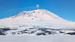 Antarktika’nın zirvesinden gökyüzüne her gün altın yağıyor