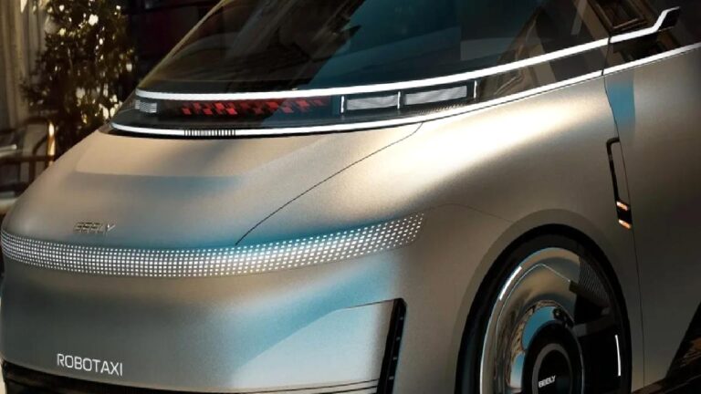 Çin’in İlk Robotaksisi Tanıtıldı!