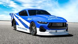 Ford Mustang Cobra Jet 2200 Dünya Rekoru Kırdı