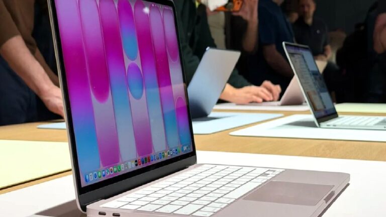MacBook Neo Satışları Rekor Kırıyor: Stok Yok!