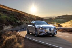 Mercedes-Benz Tamamen Elektrikli Yeni C-Serisi’ni Tanıttı!