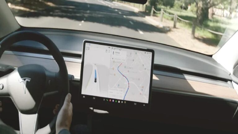 Tesla’dan 7 Yıldır FSD Bekleyen Kullanıcıya Şaşırtan Yanıt!