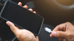 30 dakikada ne kadar doluyor? En hızlı şarj olan telefonlar testte