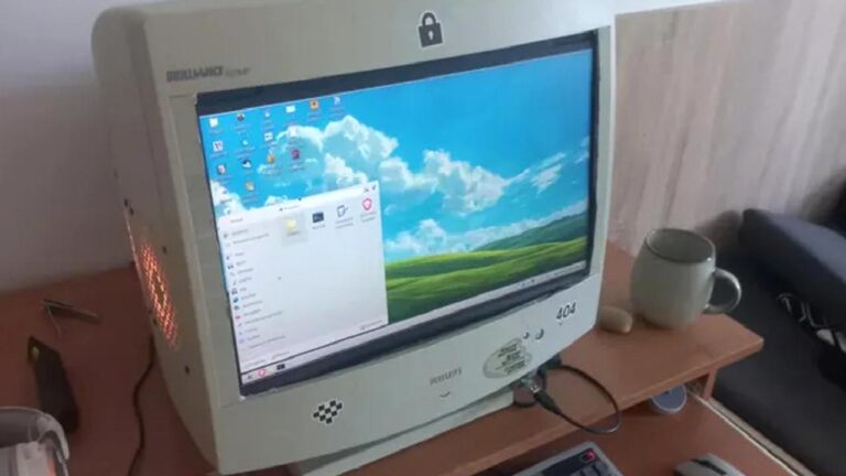 Dışı 90’lardan içi ise gelecekten gelen sıra dışı bilgisayar