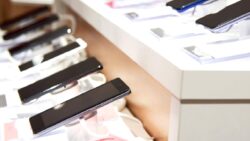 Dünyanın en çok satan telefonları belli oldu: iPhone’un modellerinden biri zirvede