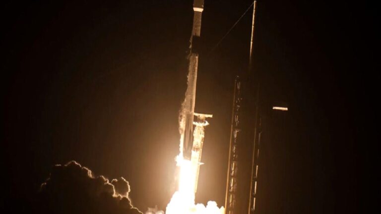Elon Musk’ın Falcon 9 roket parçası, Ay’a çarpmaya doğru gidiyor