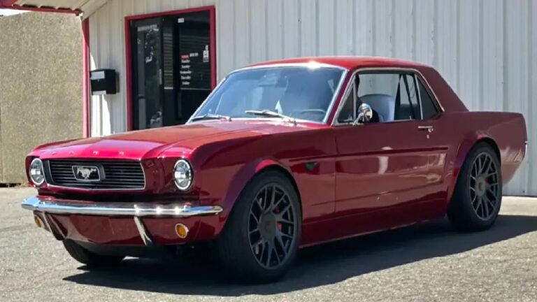 Ford Mustang’i Tesla’ya Dönüştürdüler: FSD Aktif