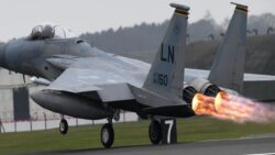 Göklerin hakimi F-15, neden uçak gemilerine hiç inemedi?