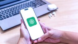 Siri ve ChatGPT ortaklığında gizli savaş: OpenAI mahkeme kapısında
