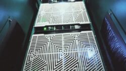 Tenstorrent Galaxy Blackhole, RISC-V ile Nvidia’ya Rakip Oluyor