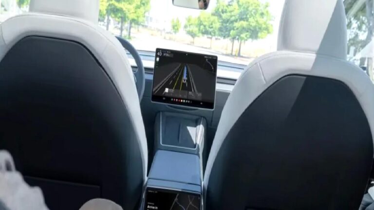 Tesla’nın Denetimsiz Robotaksileri Artıyor