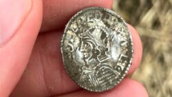 Viking tarihinin en büyük gümüş definesi keşfedildi