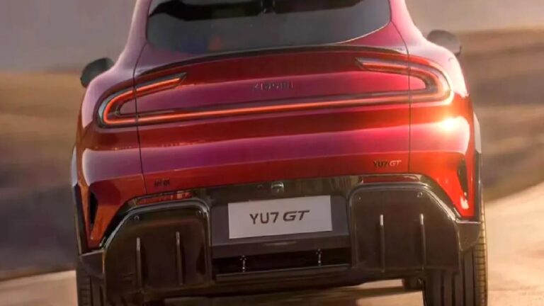 Xiaomi YU7 GT 300 km/s Hız ve 700 km Menzil Sunuyor