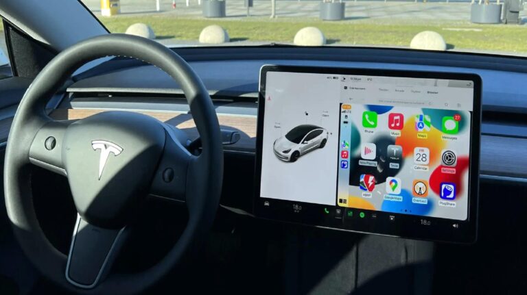 Apple’ın Yeni Hamlesi: Tesla’lara CarPlay mi Geliyor?