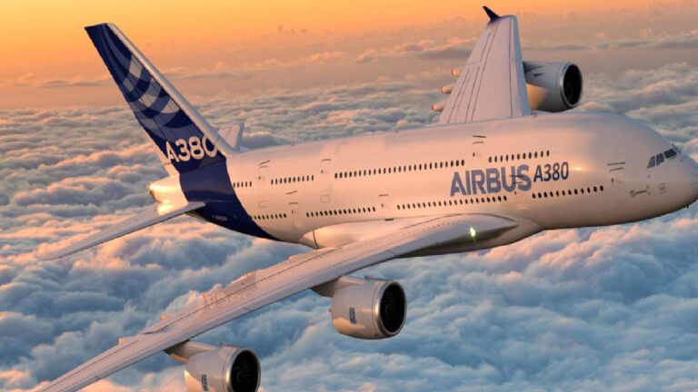 Dünyanın en büyük aktif yolcu uçağı: Airbus A380 ne kadar büyük?