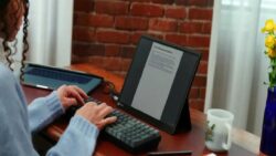 E-Kitap Okuyucusu Oyun Monitörü Oldu
