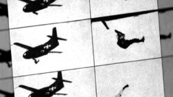 Havacılık tarihinde eşi benzeri yok: Acil durumda uçağın altından atlayan pilotlar