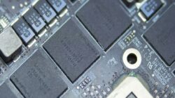 Lenovo Uyardı: Bellek Fiyatları Düşmeyecek