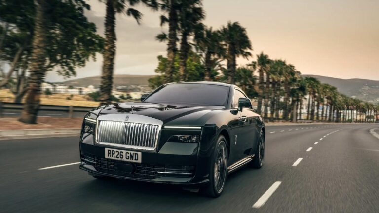 Lüksün Elektrikli Geleceği Yeniden Şekilleniyor: Rolls-Royce Spectre Series II Tanıtıldı