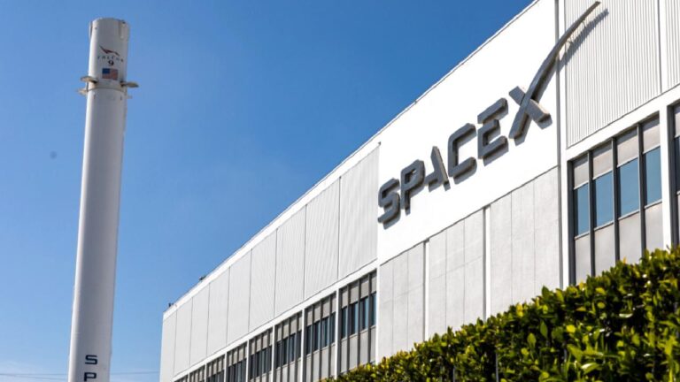 Tarihin en büyük halka arzı: SpaceX 75 milyar dolarla piyasaya çıktı