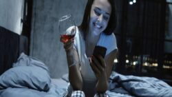 Telefonunuzu yanlış tutuyorsunuz ve bunun faturası ağır olabilir