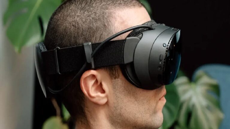 Valve 13 Tonluk VR Başlığı İthalatı Gerçekleştirdi