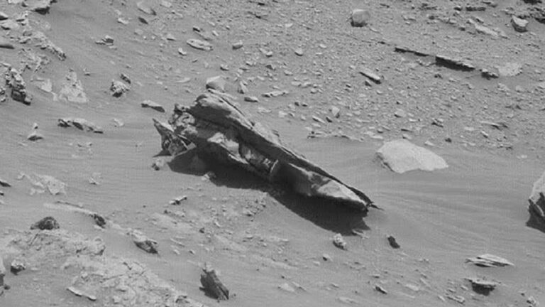 Mars’tan gelen kare tartışma yarattı: Fotoğraftaki 2,4 metrelik cisim ne?
