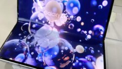 Samsung’un üçe katlanan modeli Z TriFold geri dönüyor