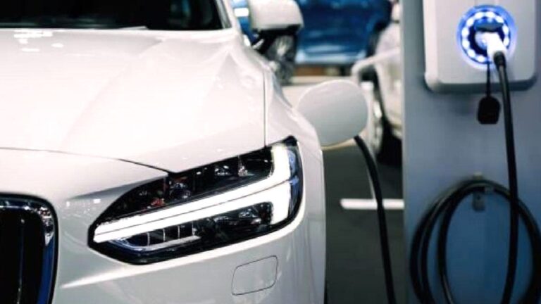 1.000 Km Menzilli Elektrikli Otomobiller Geliyor