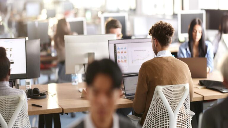 AI iş yükünü azaltacaktı, tam tersi oldu: Haftada 90 saat çalışanlar var
