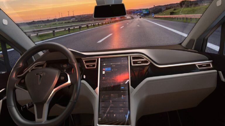 Aşırı hız cezası alan sürücü suçu Tesla otomobiline atmak istedi, ama…