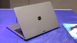 Japonlardan 999 Gramlık Çılgın Laptop: Bataryası 30 Saat Gidiyor