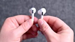 Kameralı AirPods Modelleri 2027’de Geliyor: İşte Apple’ın Planları