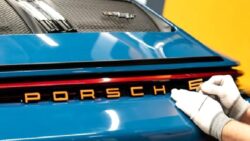 Porsche, Sadece Otomobil Üretimine Odaklanmak İçin Yazılım Şirketini Sattı!