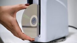 Sony Tepkilere Kulak Asmadı: PlayStation Disk Kararı Devam Ediyor