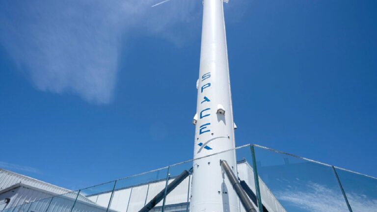 SpaceX efsane roketi Falcon 9’u emekliye ayırıyor